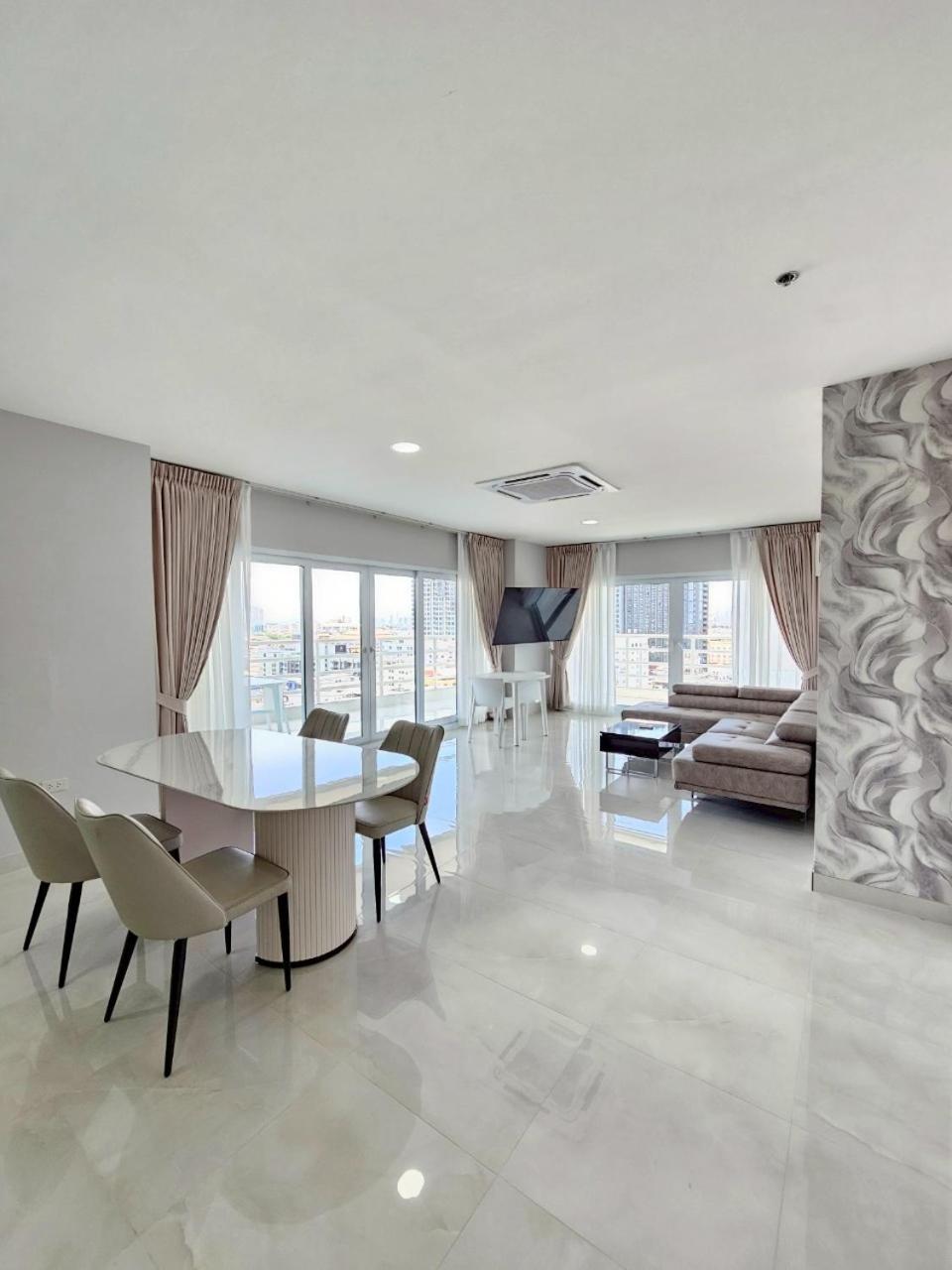 View Talay6 By Blue Ocean Suite Патая Екстериор снимка