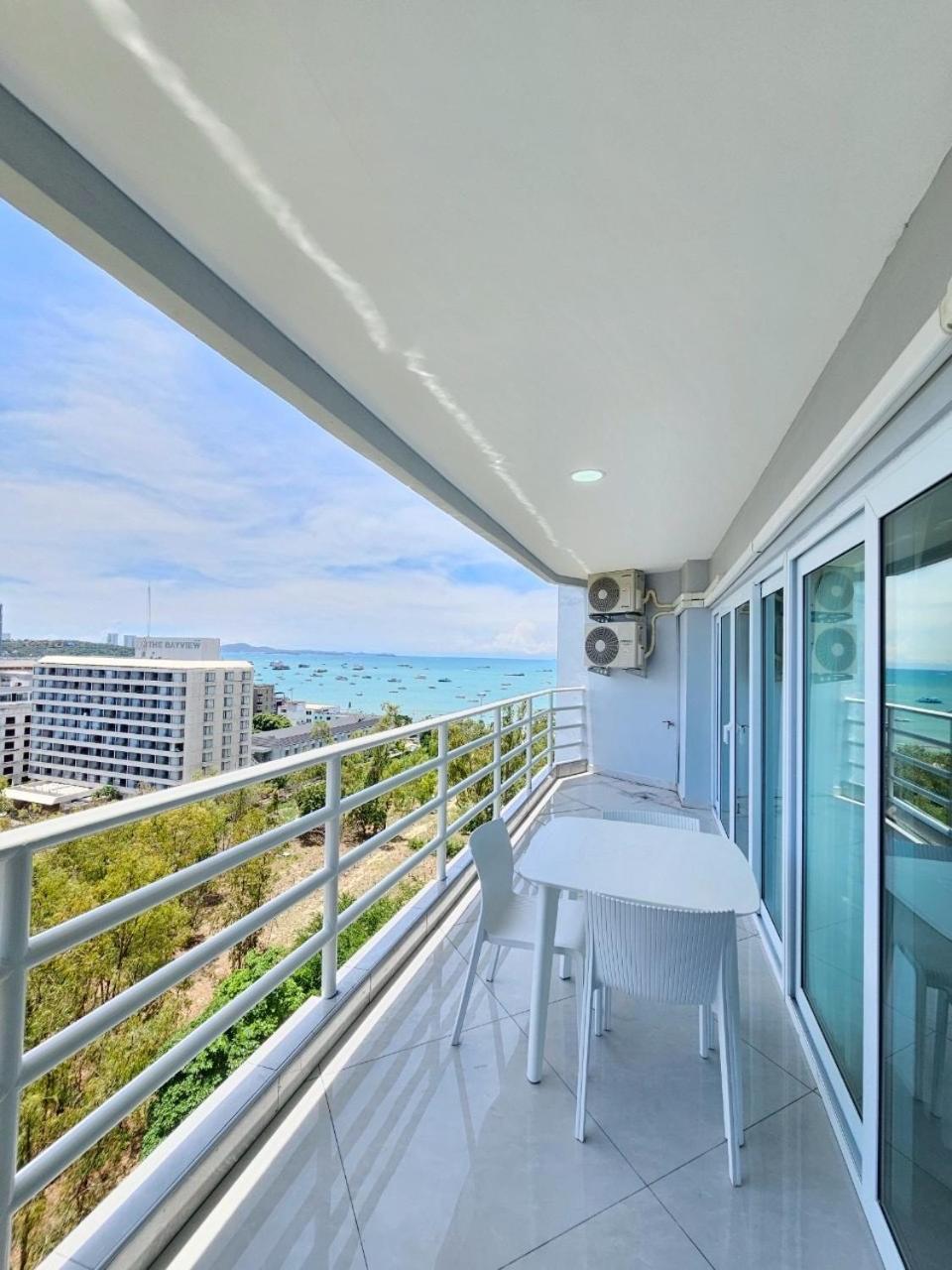 View Talay6 By Blue Ocean Suite Патая Екстериор снимка