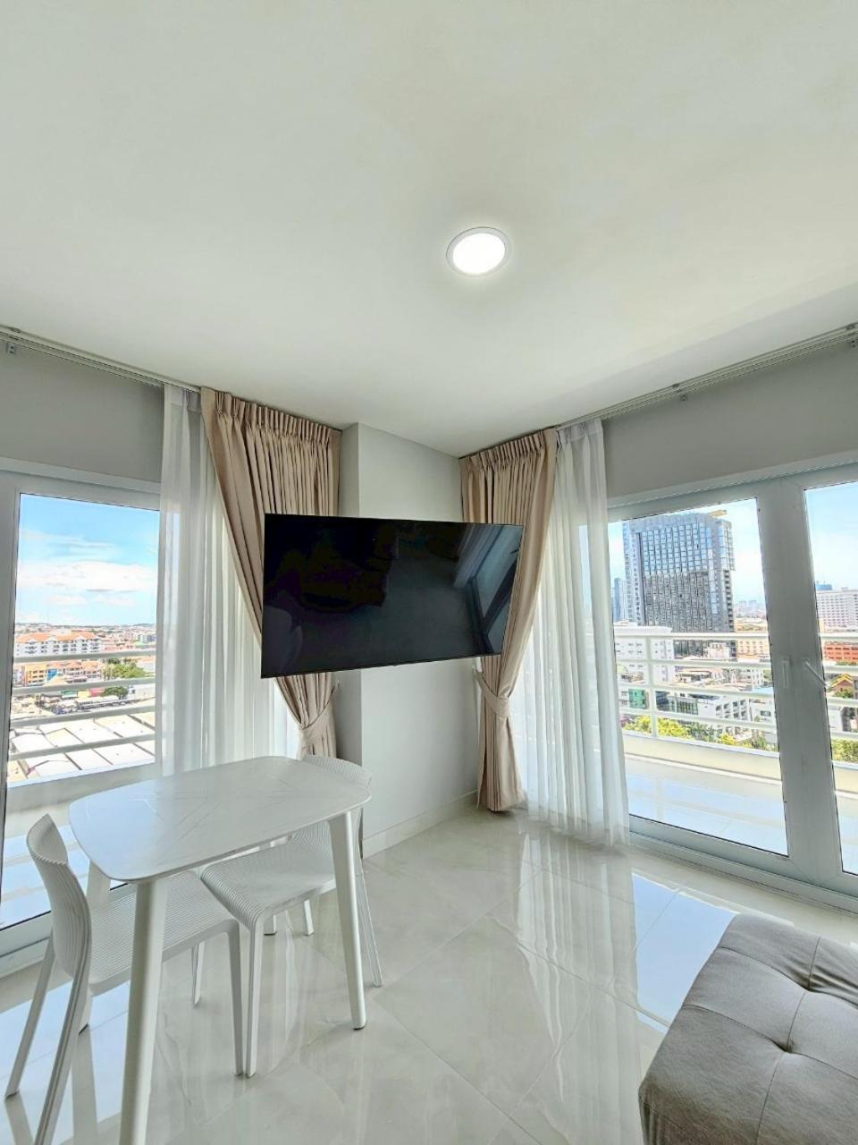 View Talay6 By Blue Ocean Suite Патая Екстериор снимка