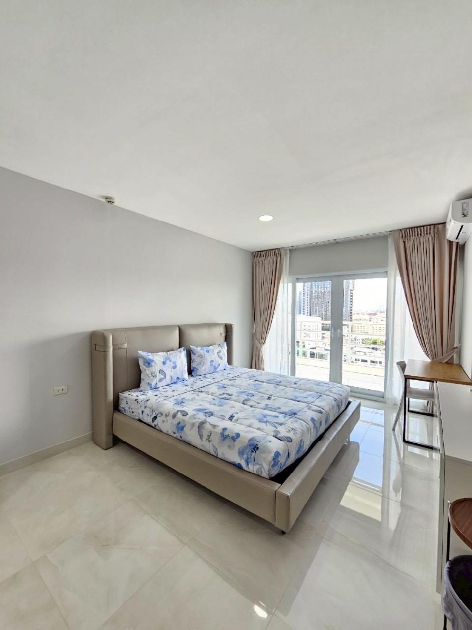 View Talay6 By Blue Ocean Suite Патая Екстериор снимка